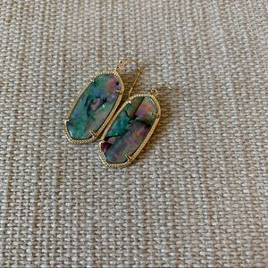 << lilac abalone elles >>